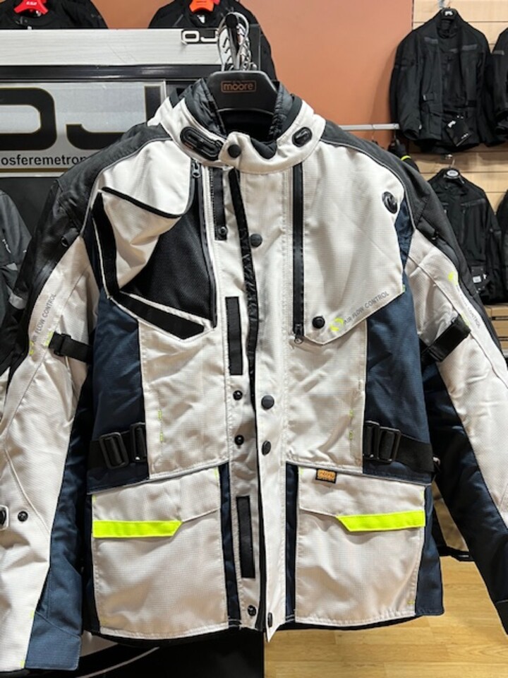 Giubbotto moto con protezioni MOORE Okami Pro grigio e nero