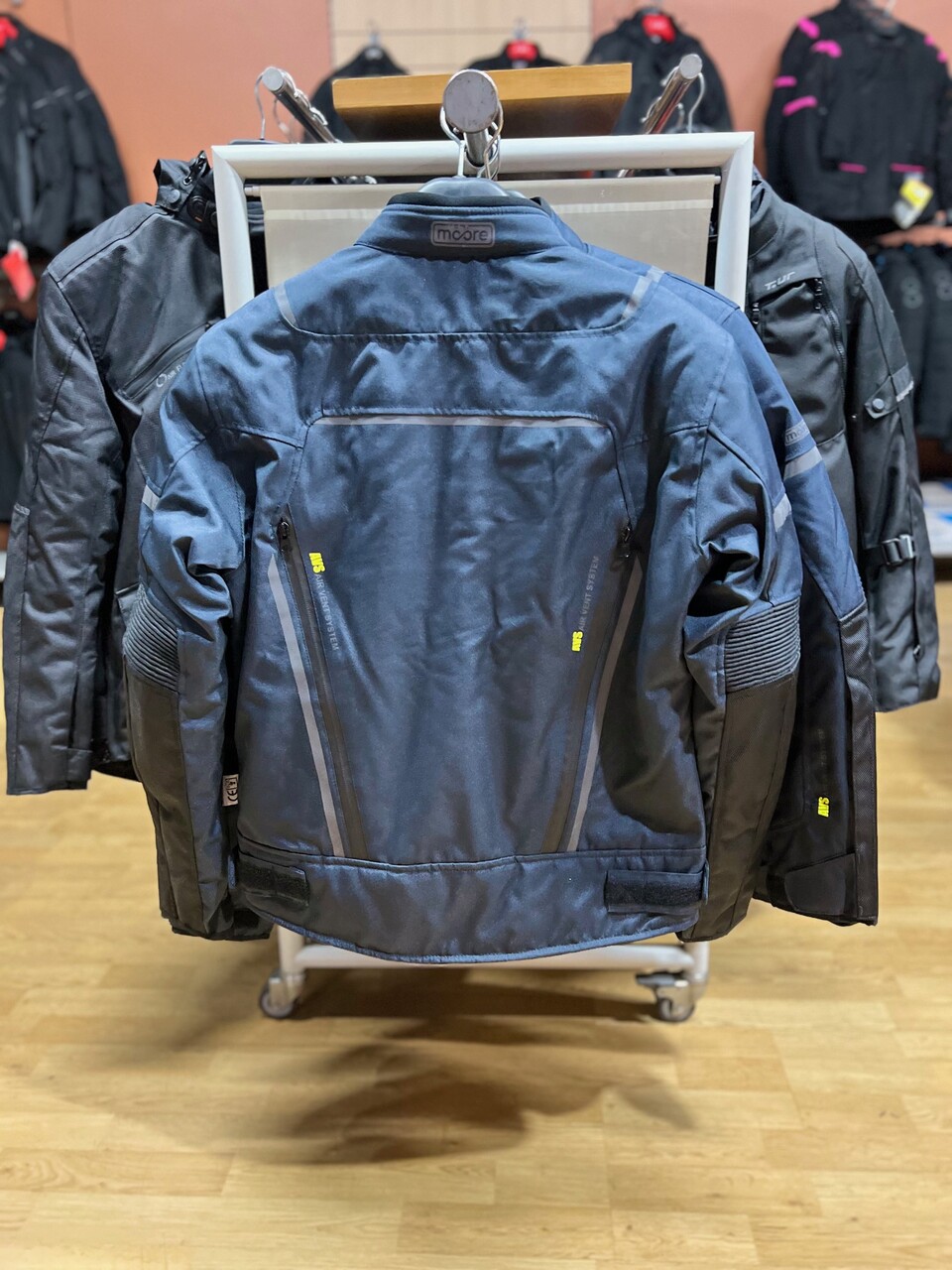 giacca moto con protezioni MOORE MR835BN