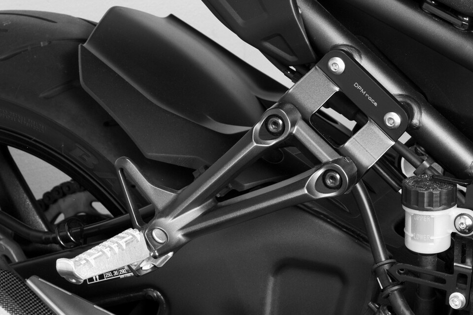 Kit supporto pedane DPM  MOTO Yamaha MT 10 2022/2025