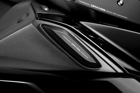 Cover Fori Specchi YAMAHA T-MAX 2017/19 De Pretto Moto Alluminio Anodizzato Ricavato Dal Pieno Nero