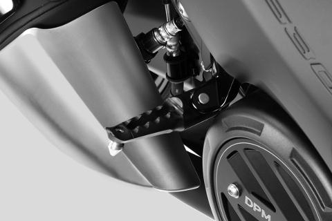 Kit pedane Race Passeggero Yamaha T-Max 530 2017/19 De Pretto Moto Alluminio Anodizzato Ricavato Dal Pieno Nero