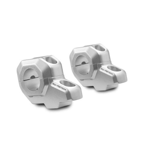 Kit Riser Alza Manubrio Reclinati  sw-motech Sezione Variabile 28/22 Spostamento Retro 21mm colore silver