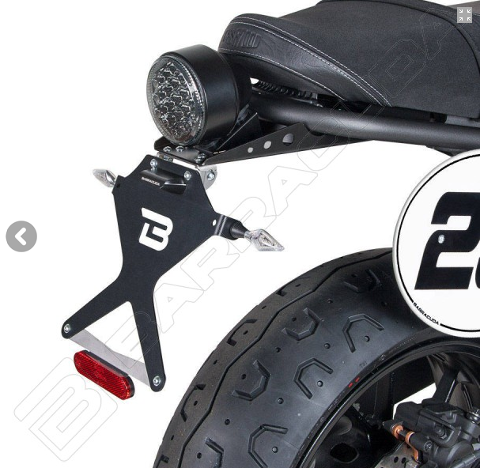 Kit Targa  Portatarga  Regolabile Yamaha XSR 700B Barracuda  reclinabile realizzato in alluminio anodizzato nero  snodo in acciaio