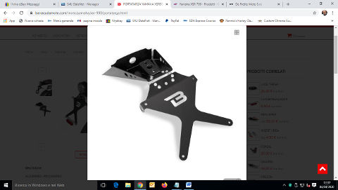 Kit Targa  Portatarga  Regolabile Yamaha XSR 900 Barracuda Reclinabile Alluminio anodizzato nero con snodo in acciaio