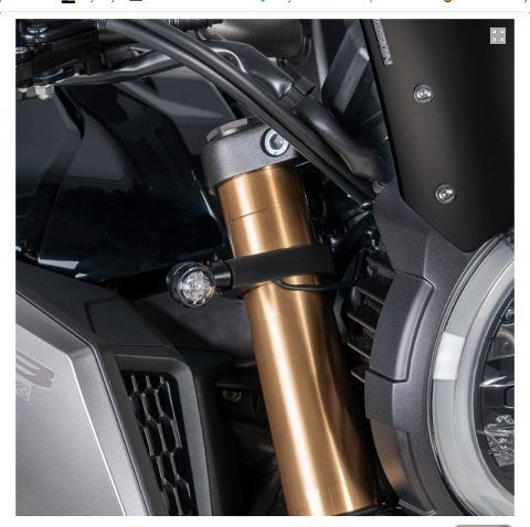 Kit Attacchi Frecce Forcella Honda CB650R 2019 Barracuda  Nylon con finitura satinata  misure 38/43 e 48/54 provvisti di adattatori per renderli compatibili con diversi diametri di forcelle.