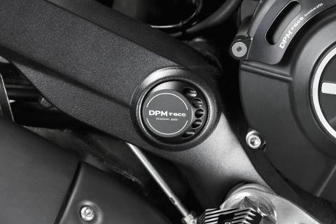 Cover Asse Forcellone De Pretto Moto Darklight Alluminio Anodizzato Ricavato Dal Pieno Nero
