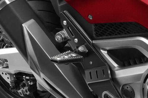 Pedane passeggero Honda Forza 750 2021 De Pretto moto KIT PEDANE POGGIAPIEDI