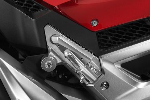 Pedane passeggero Honda Forza 750 2021 De Pretto moto KIT PEDANE POGGIAPIEDI