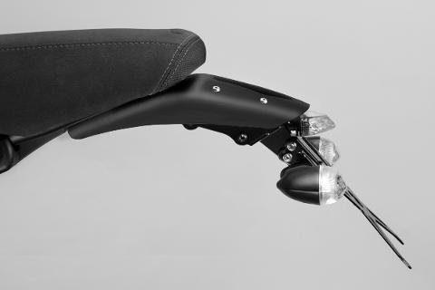 Portatarga Kit Targa Regolabile in Alluminio  Yamaha XSR 900 2015-2019 DE PRETTO MOTO FARO LED 3 LUCI