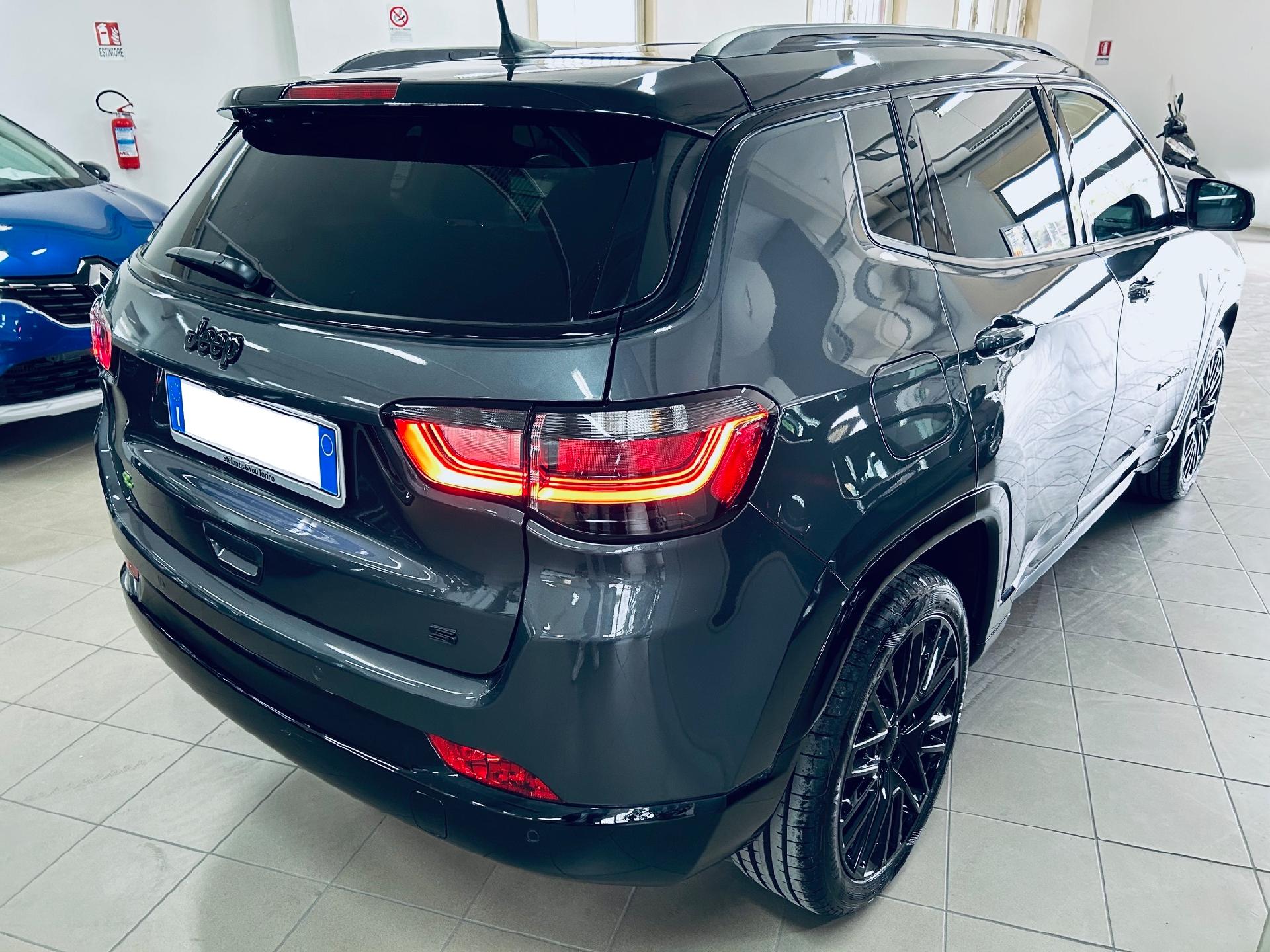 Jeep Compass e-HYBRID S Elettrica / Benzina