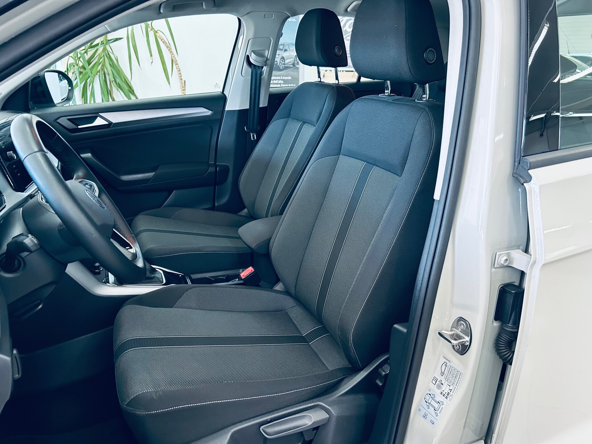 Volkswagen T-Roc LIFE Benzina