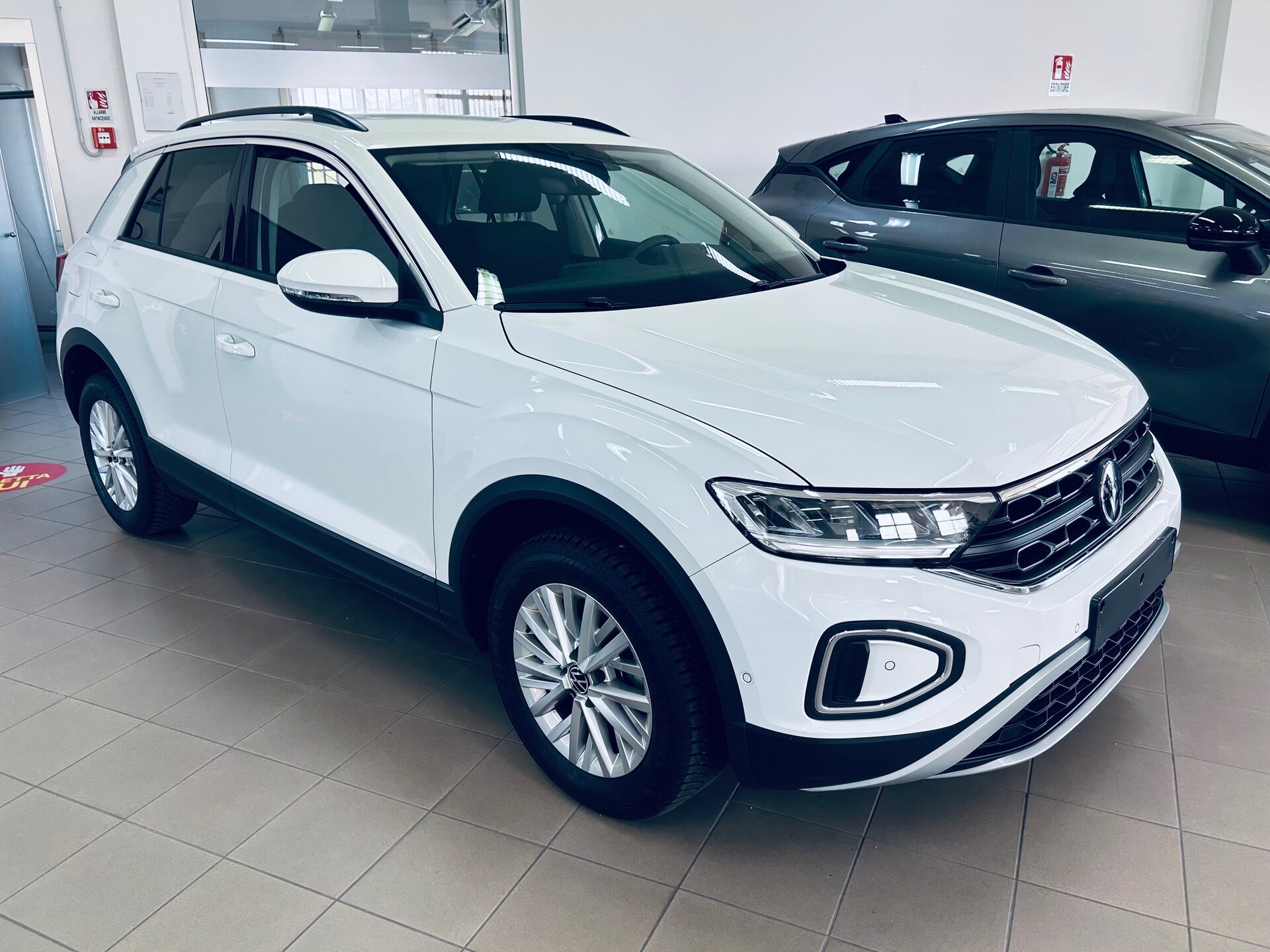 Volkswagen T-Roc LIFE Benzina