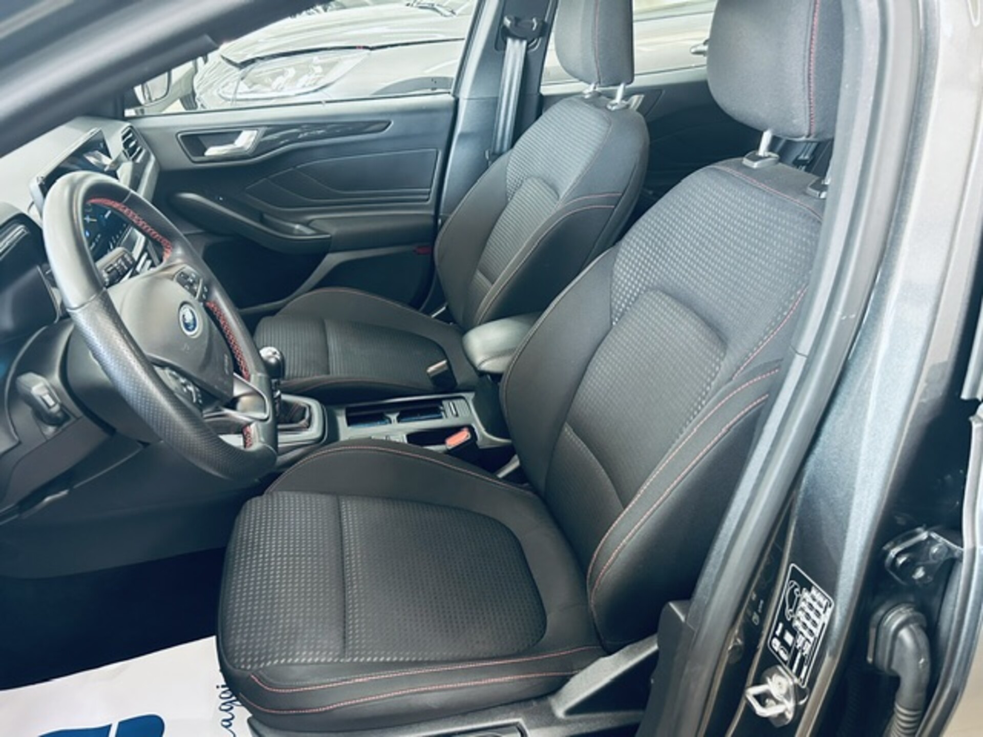 Ford Focus ST-LINE Elettrica / Benzina