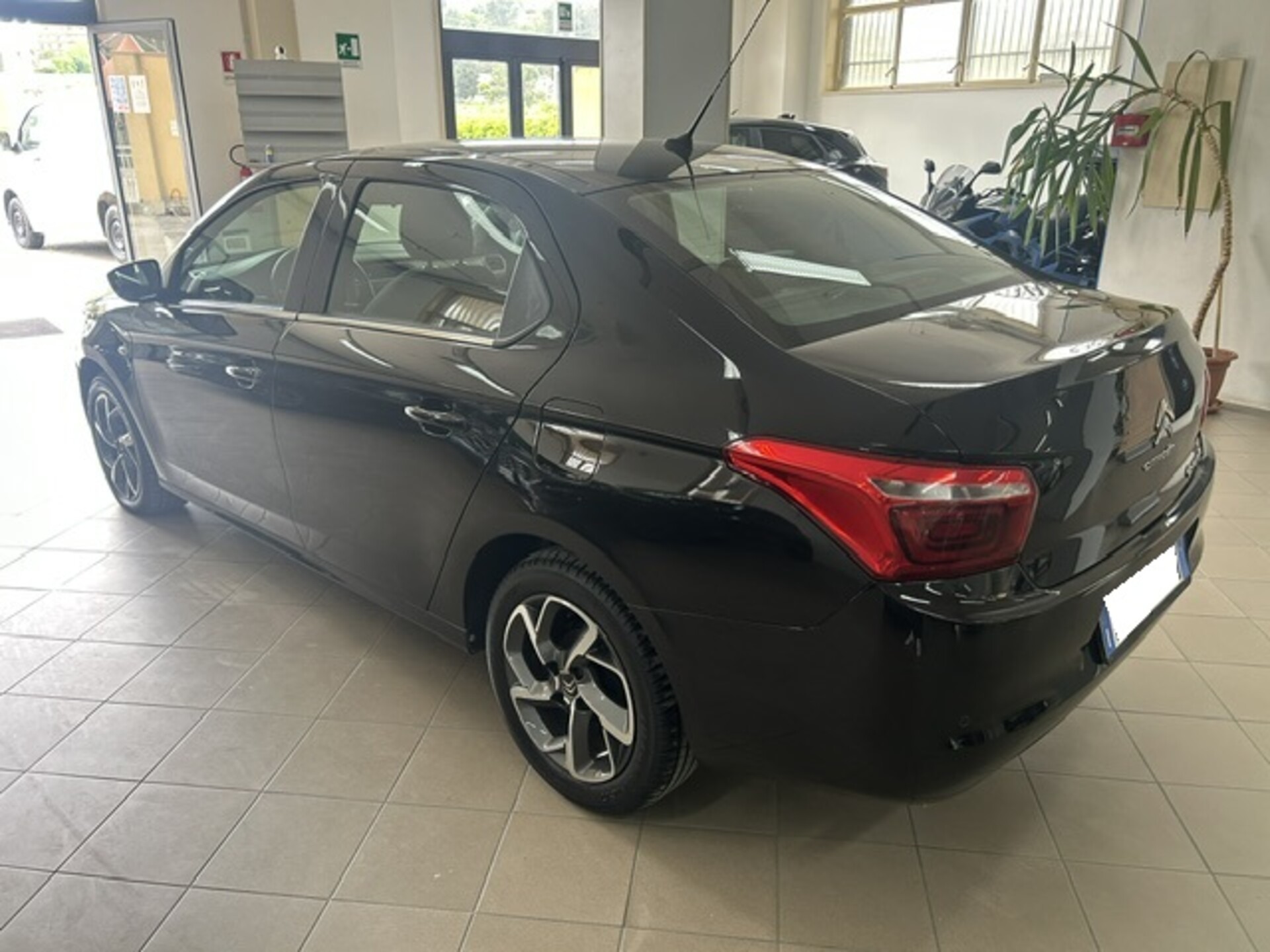 Citroen C4 Berlina C-ELYSEE SHINE Diesel