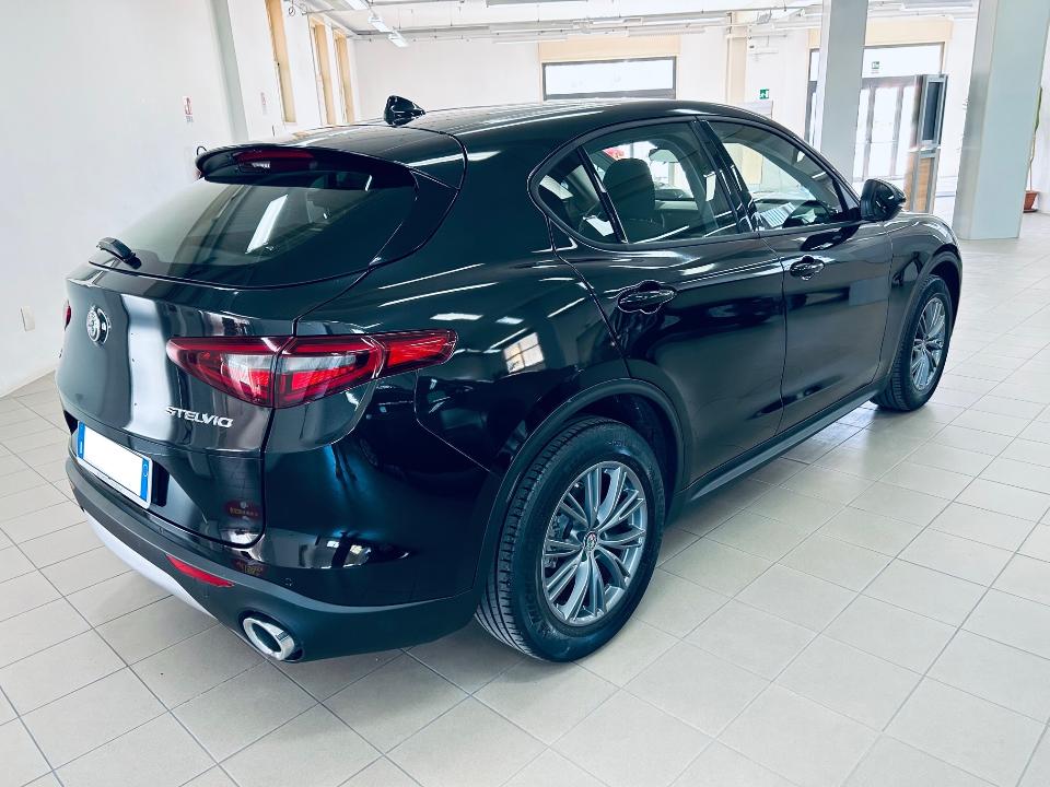 Alfa Romeo Stelvio 2.2Turbo Diesel 190cv Business AT8 Q4 Business Diesel