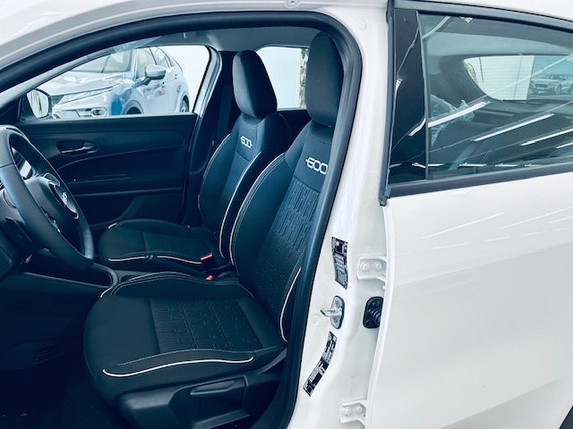 Fiat 600 1.2 Hybrid MHEV 100cv e-DCT Elettrica / Benzina