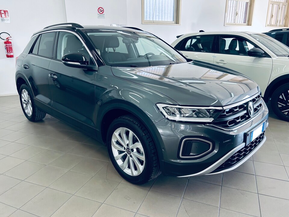 Volkswagen T-Roc LIFE Benzina