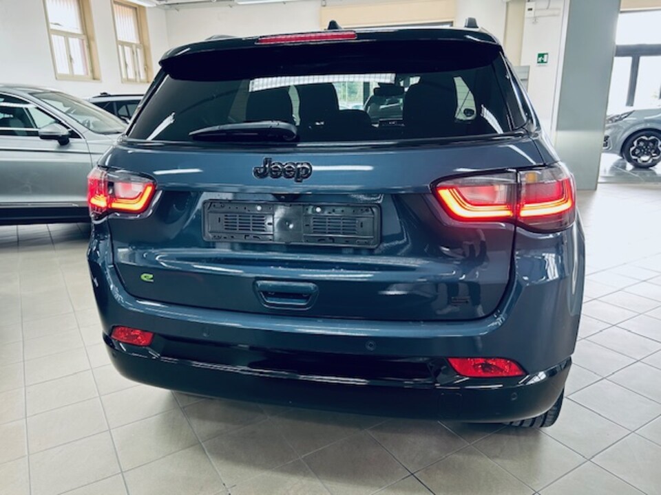 Jeep Compass SUMMIT Elettrica / Benzina