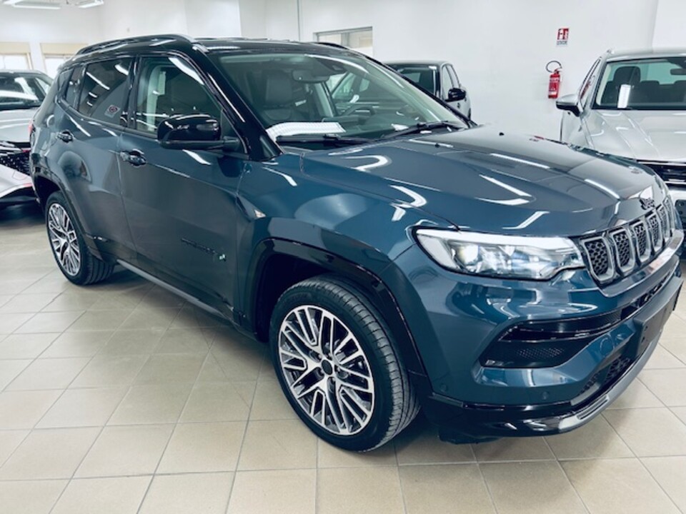 Jeep Compass SUMMIT Elettrica / Benzina