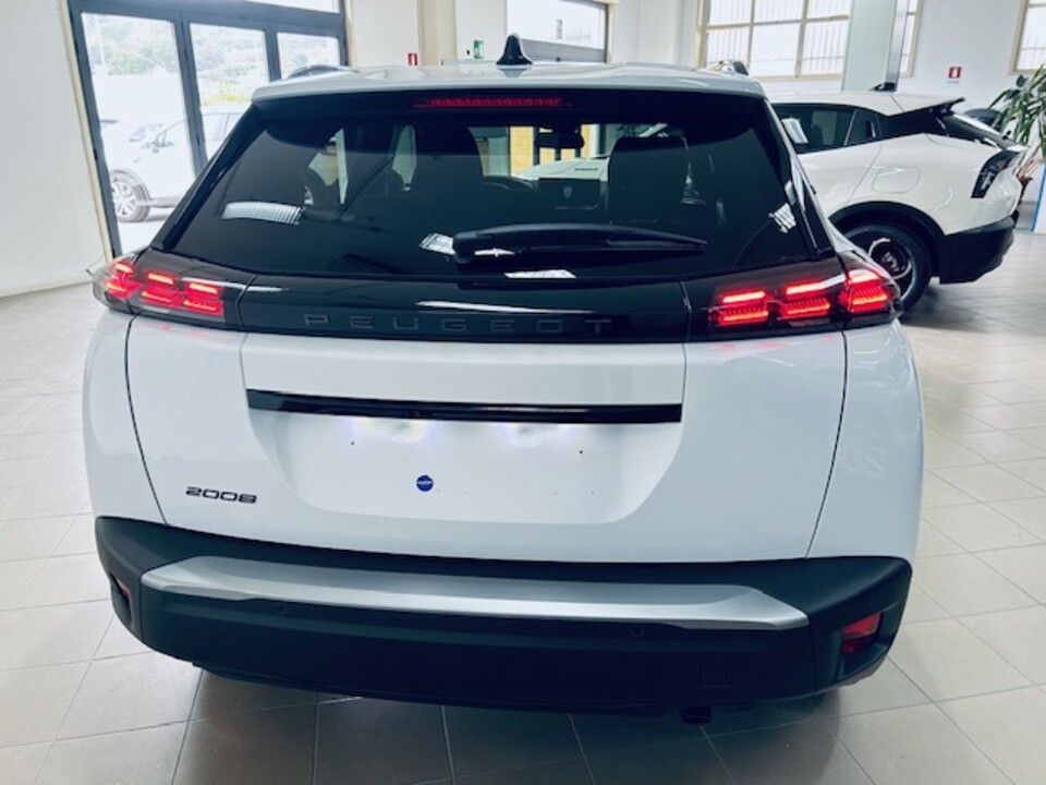 Peugeot 2008 ALLURE Benzina
