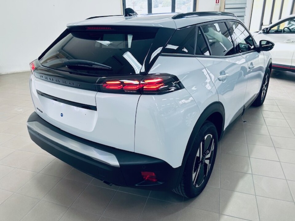 Peugeot 2008 ALLURE Benzina