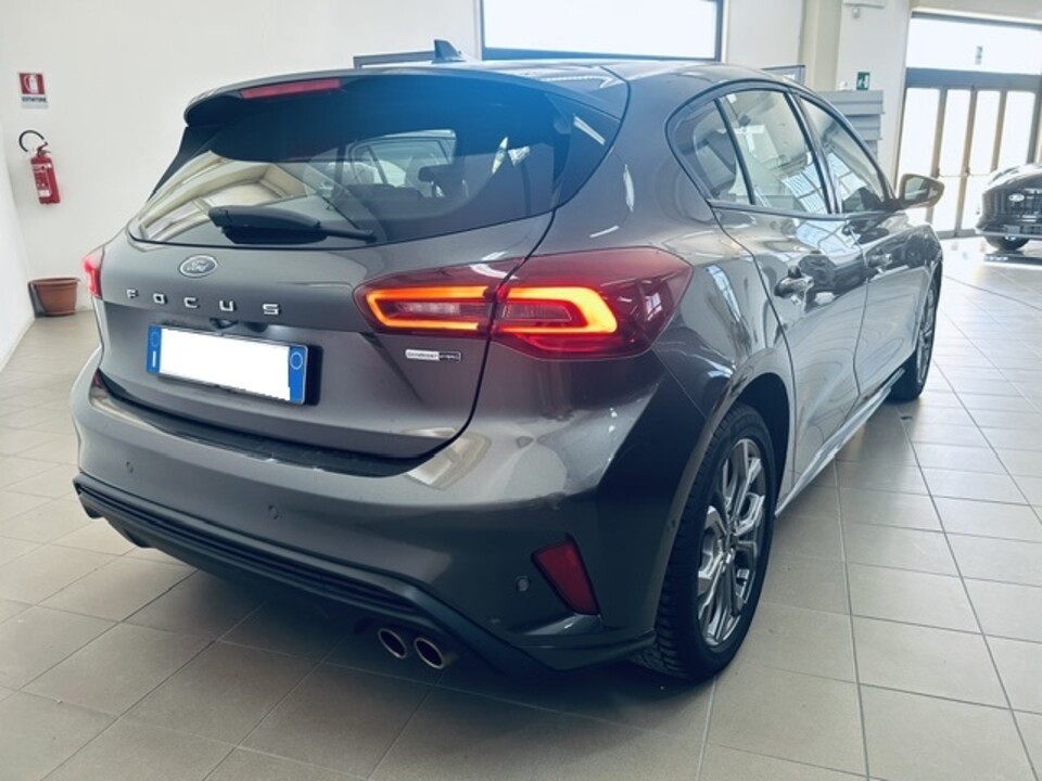 Ford Focus ST-LINE Elettrica / Benzina
