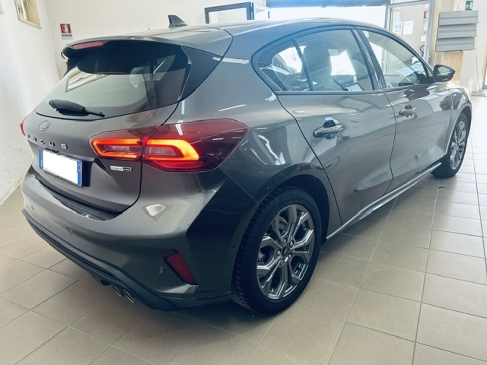 Ford Focus ST-LINE Elettrica / Benzina