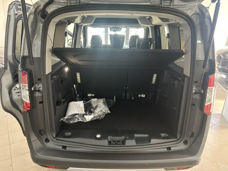 Ford Transit COURIER ACTIVE Benzina