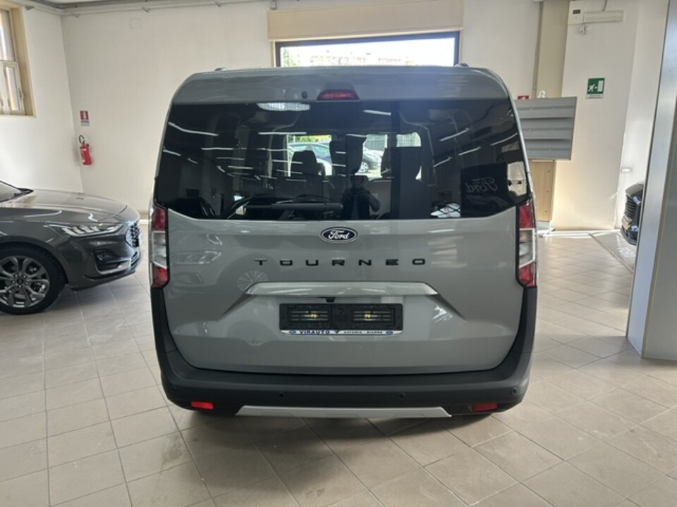 Ford Transit COURIER ACTIVE Benzina