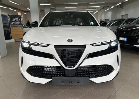 Alfa Romeo Junior SPECIALE Elettrica / Benzina