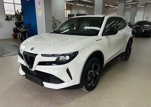 Alfa Romeo Junior SPECIALE Elettrica / Benzina