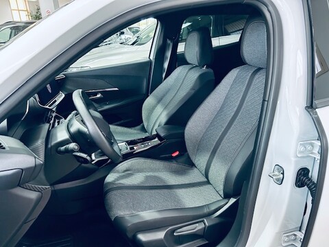 Peugeot 2008 ALLURE Benzina