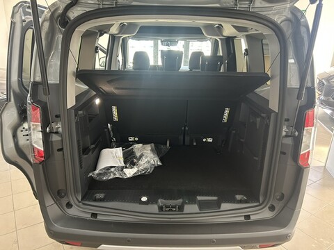 Ford Transit COURIER ACTIVE Benzina