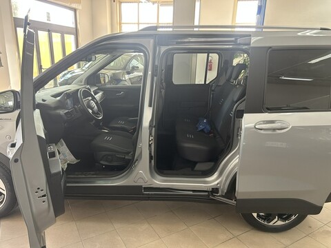 Ford Transit COURIER ACTIVE Benzina
