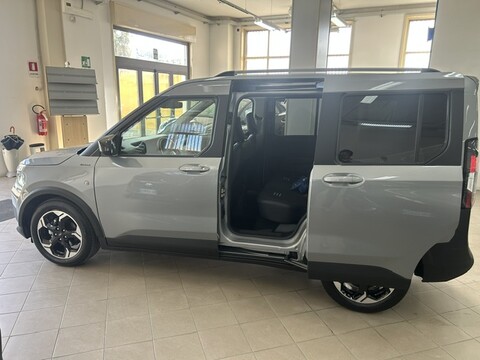 Ford Transit COURIER ACTIVE Benzina