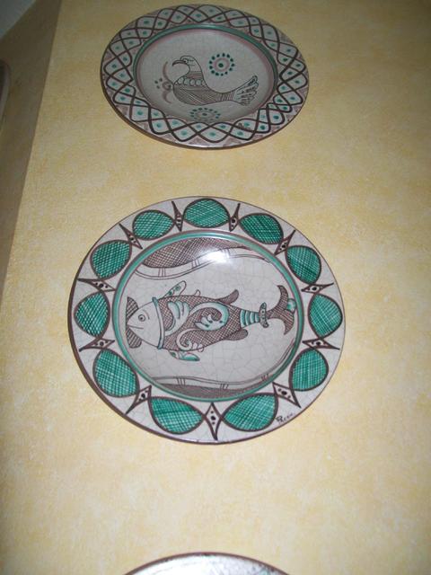 Piatti di ceramica Pacon con decoro siculo - musulmani