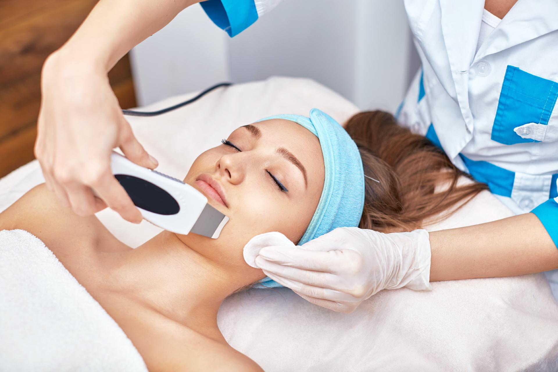 Corso di Pulizia Viso Profonda e Trattamento Della Pelle Protocollo Svizzero