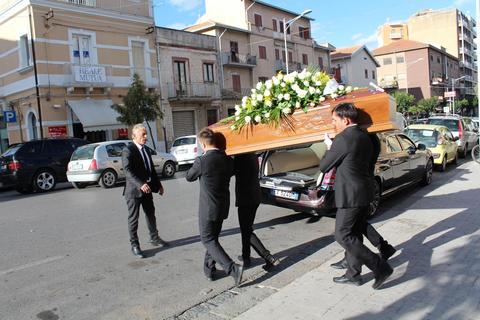 Servizio di portantini funebri