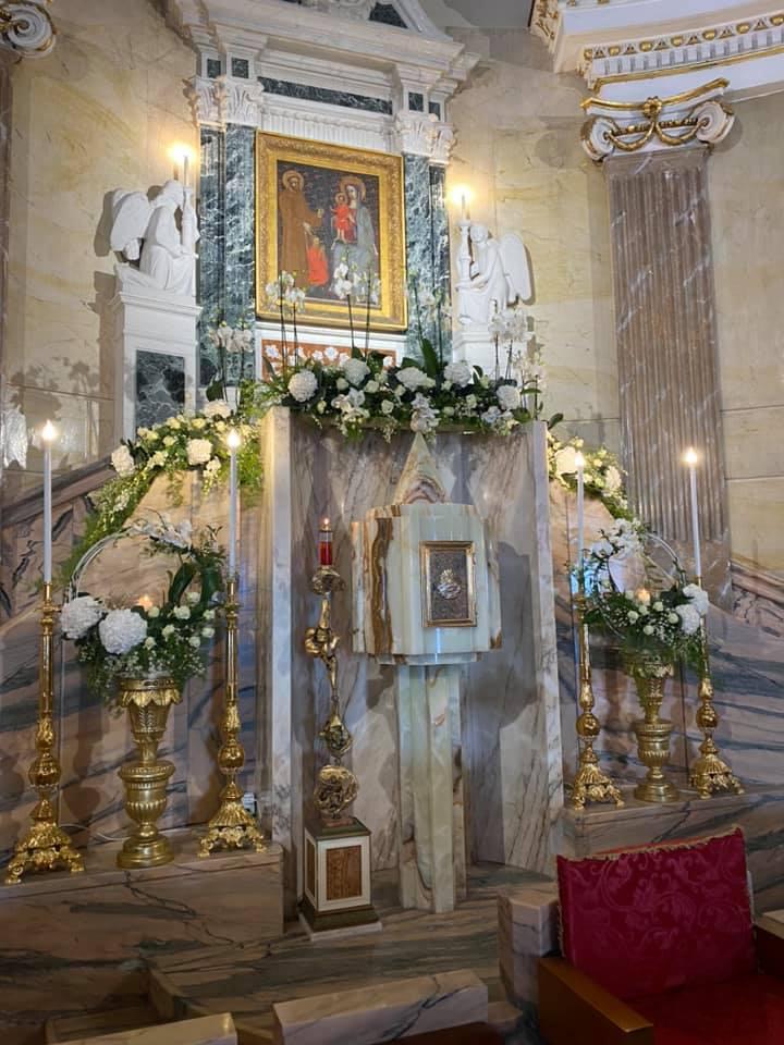 Composizioni Floreali liturgiche Anna dei fiori chiesa