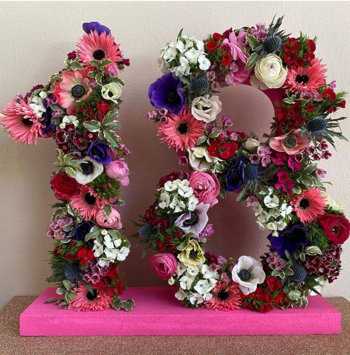 Lettera/numero con fiori recisi Anna dei fiori flower box