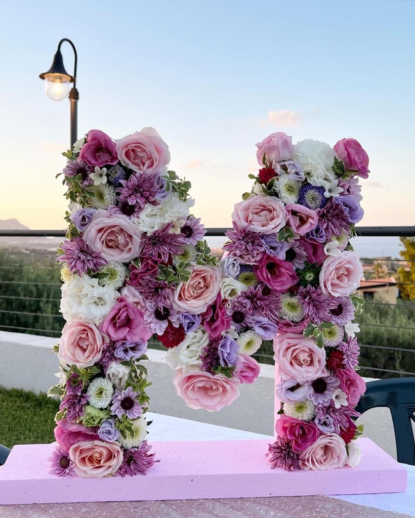 Lettera/numero con fiori recisi Anna dei fiori flower box