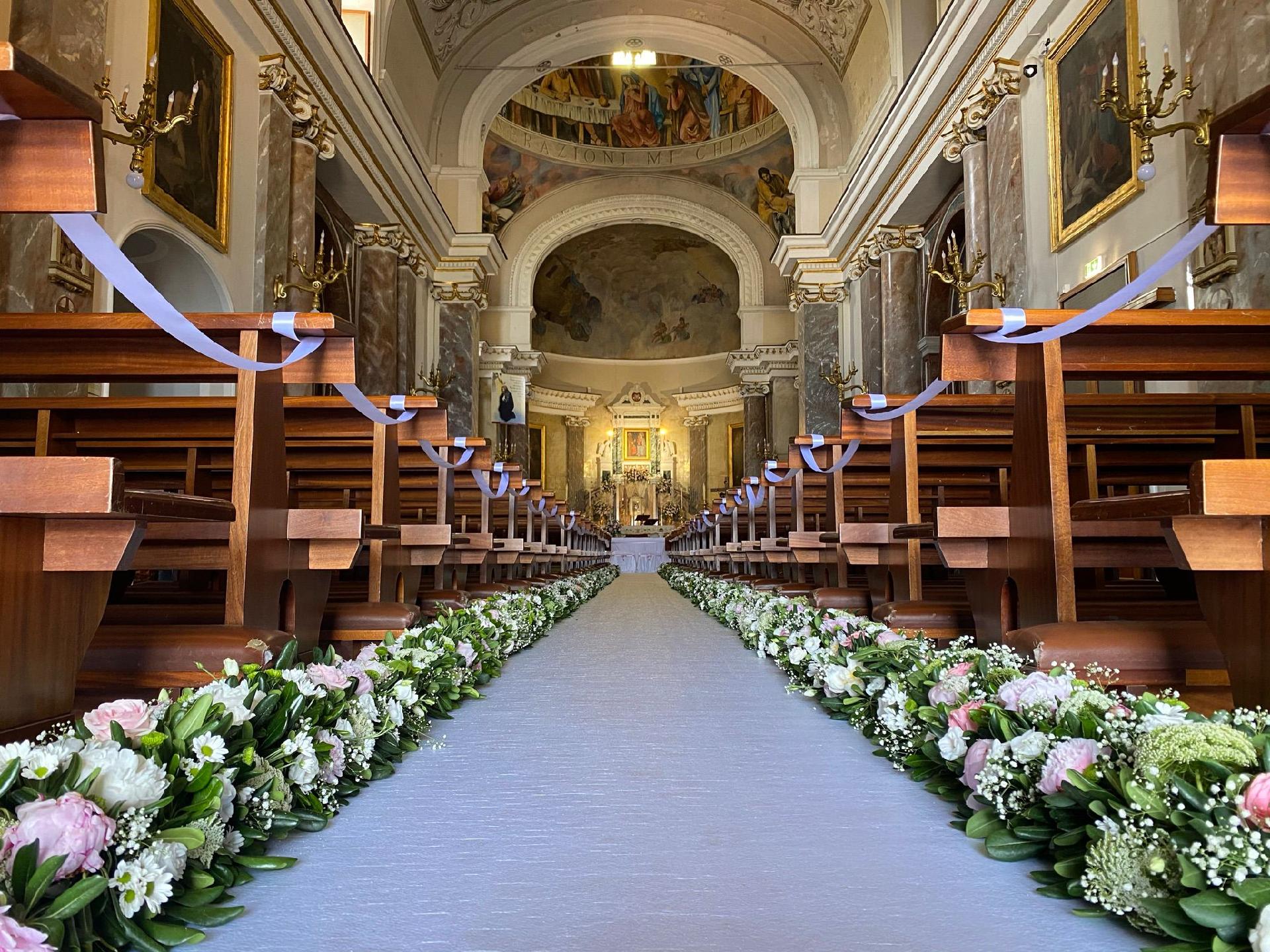 Addobbi Floreali Matrimonio Navata Anna dei Fiori