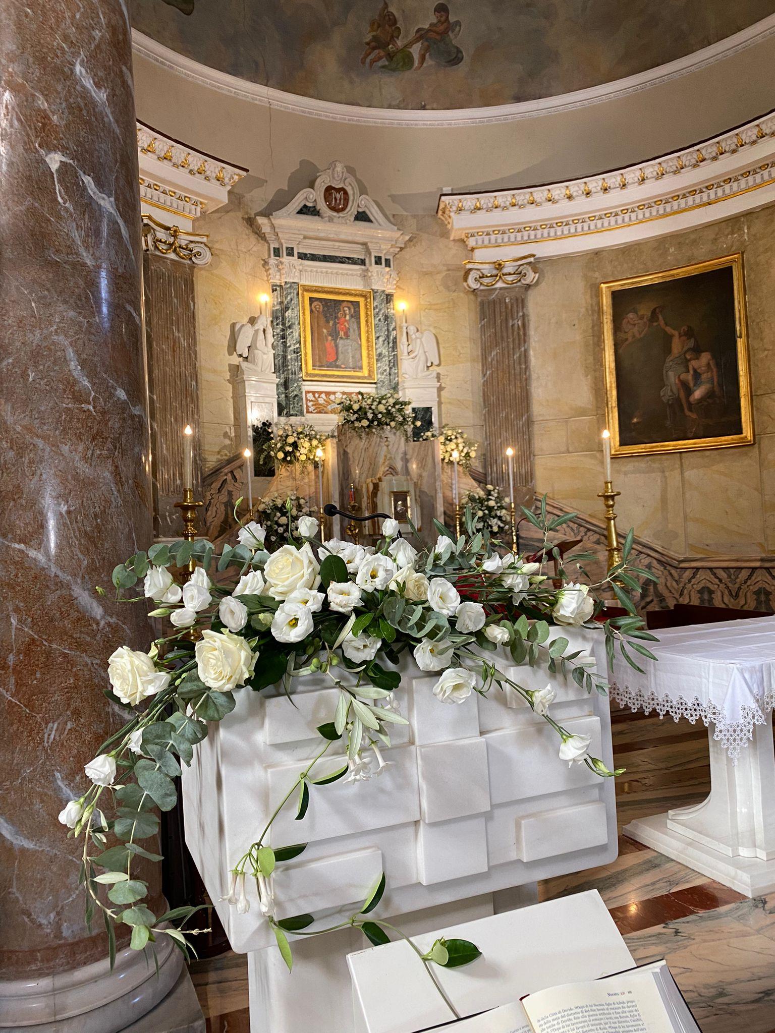 Composizioni Floreali liturgiche Anna dei fiori chiesa