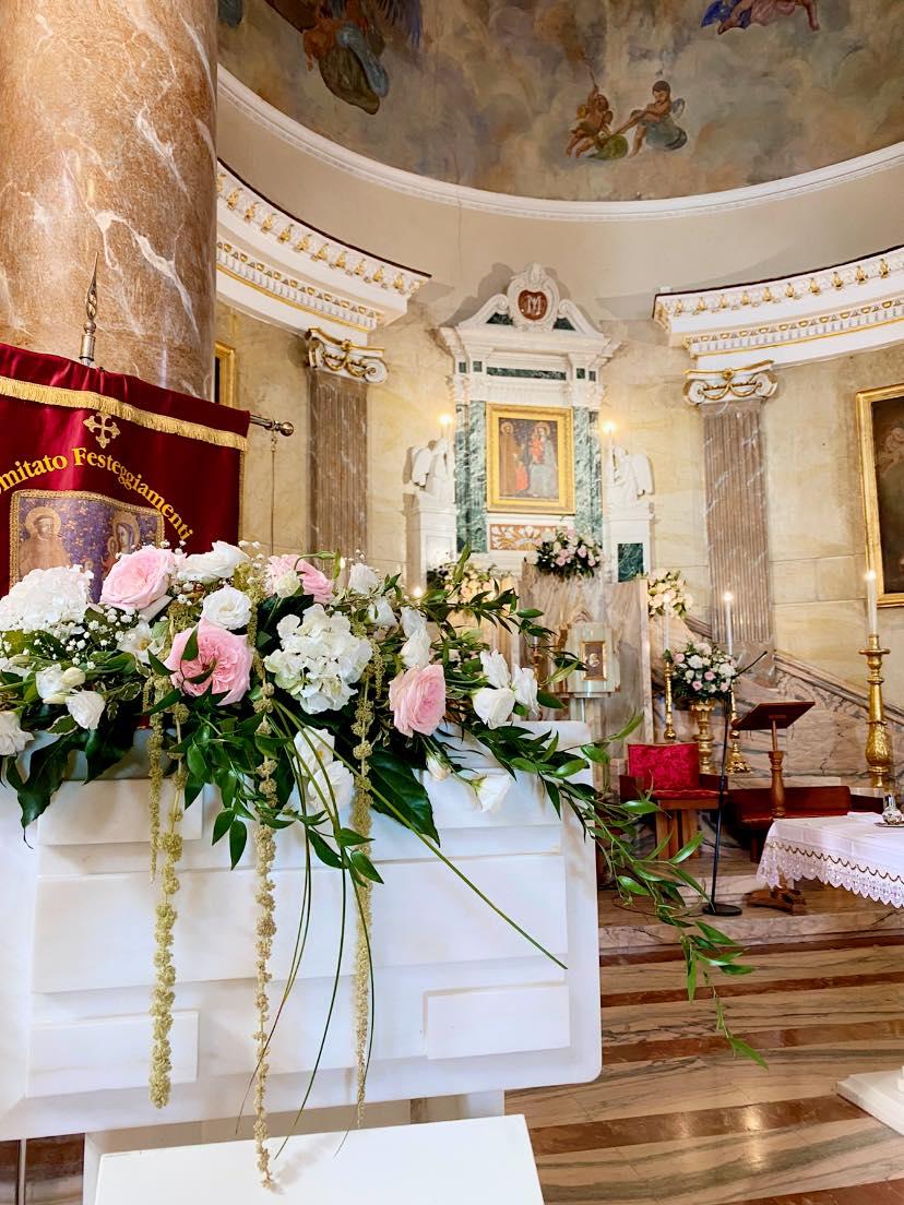 Composizioni Floreali liturgiche Anna dei fiori chiesa - Altavilla Milicia  (Palermo)