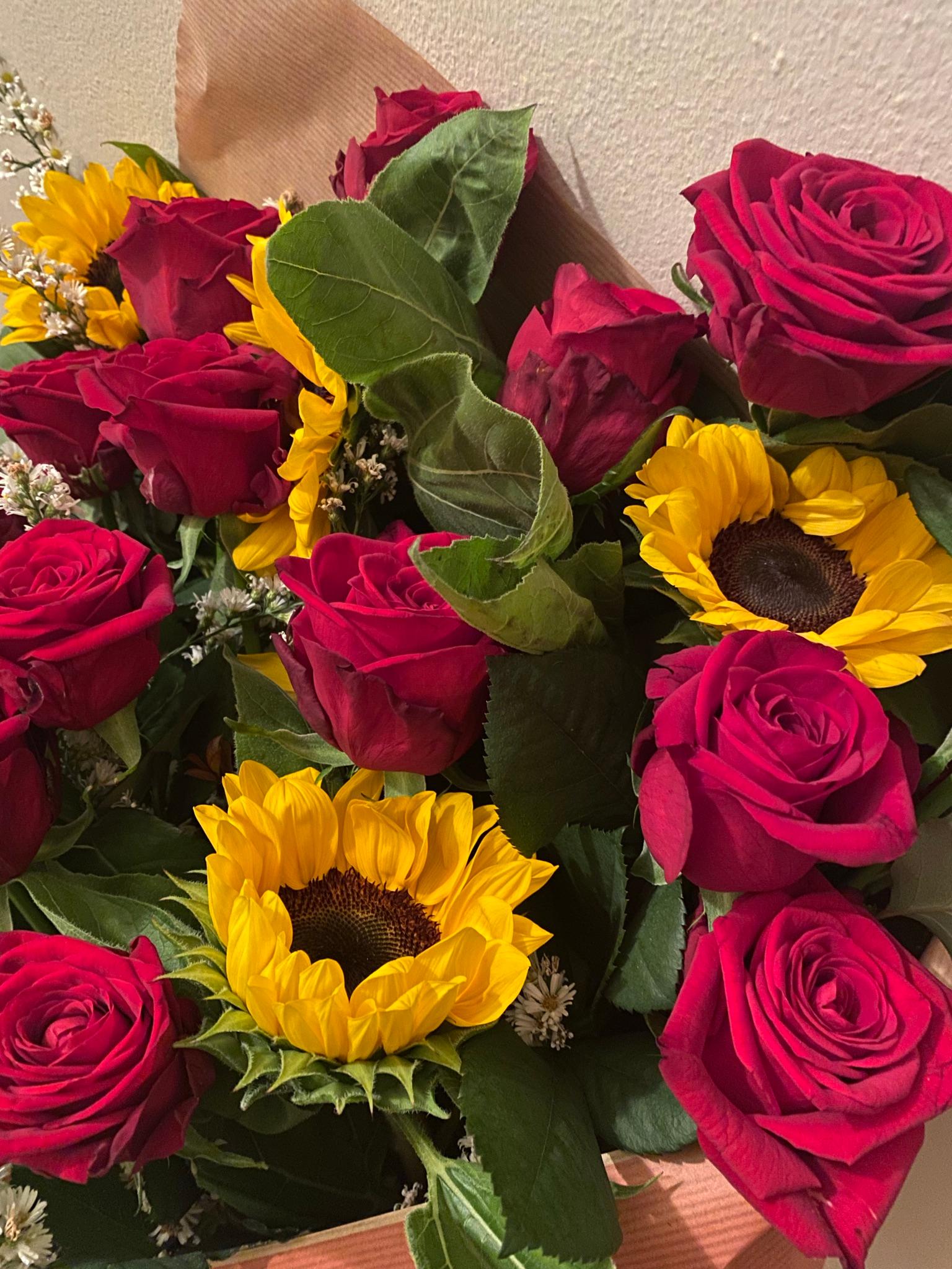 Mazzo di fiori - bouquet - regalo Anna dei fiori Vendita online e Consegna