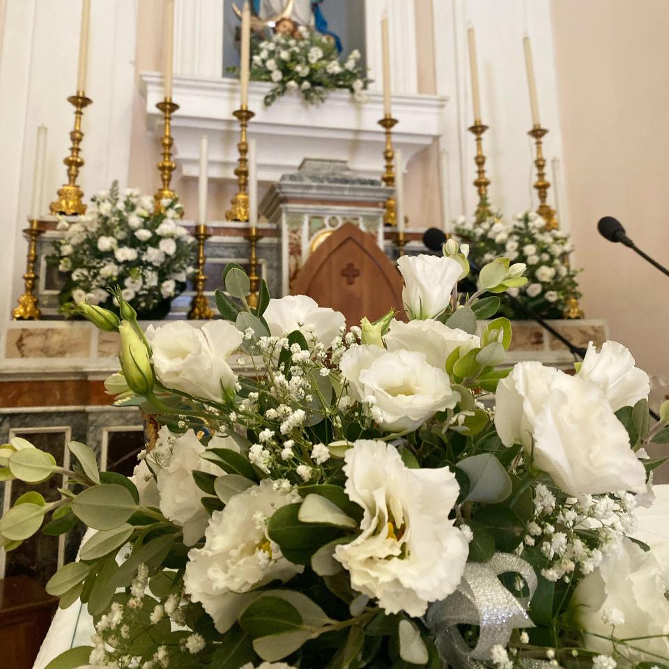 Composizioni Floreali liturgiche Anna dei fiori chiesa