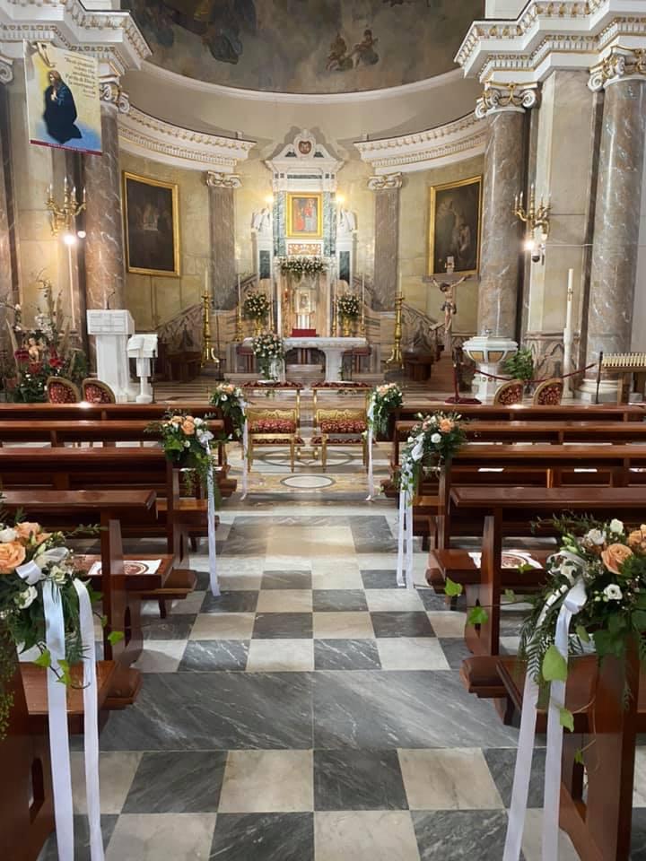 Addobbi Floreali Matrimonio Navata Anna dei Fiori