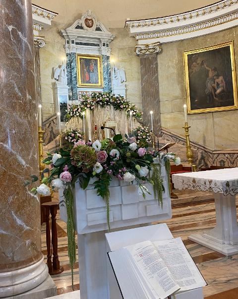 Composizioni Floreali liturgiche Anna dei fiori chiesa