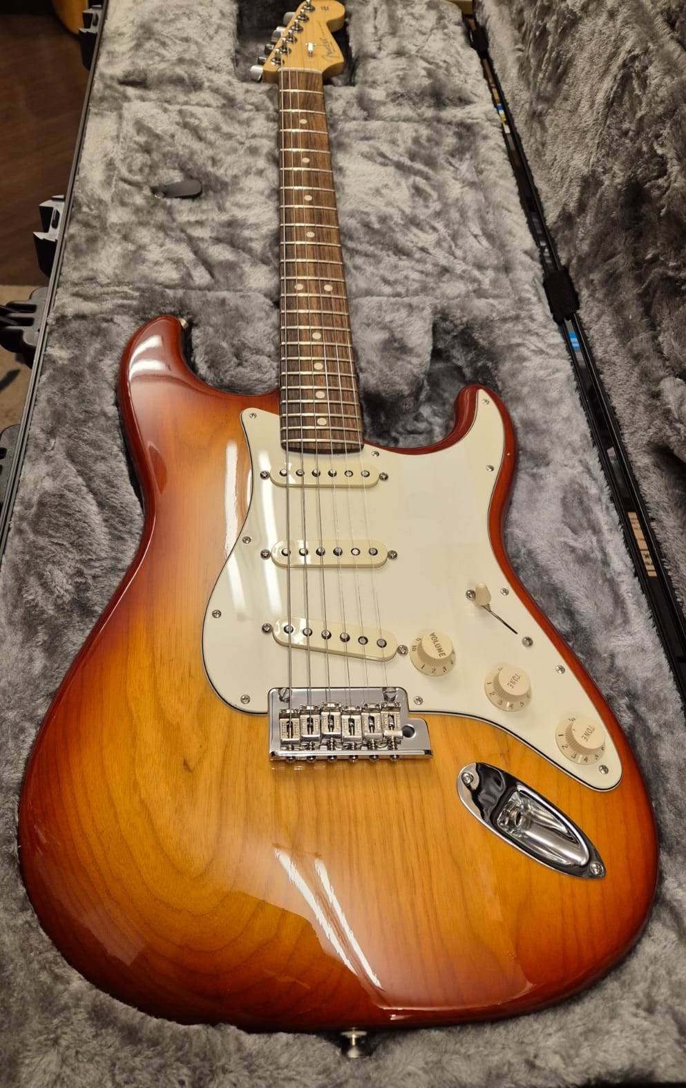 FENDER AMERICAN PROFESSIONAL STRATOCASTER RW SIENNA SUNBURST ...