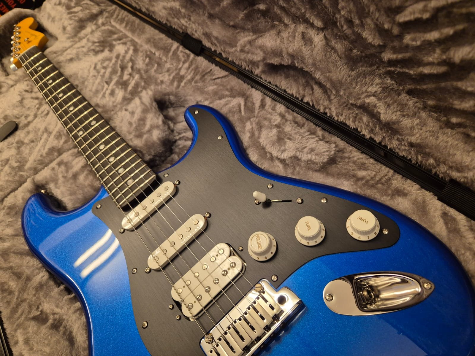 FENDER AMERICAN ULTRA II STRATOCASTER EB HSS NOBLE BLUE